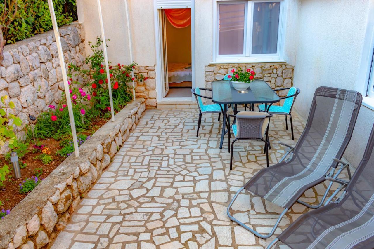 Vacation Home Grill & Chill With 350M2 Garden With Bbq Novi Vinodolski Exteriér fotografie