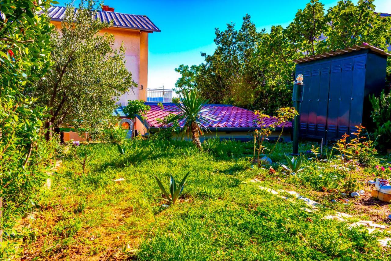 Vacation Home Grill & Chill With 350M2 Garden With Bbq Novi Vinodolski Exteriér fotografie